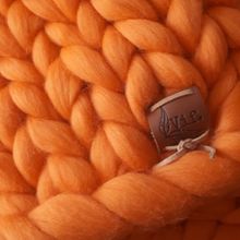 Load image into Gallery viewer, Handmade 100% Merino Wool Chunky Throw Blankets