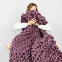 Load image into Gallery viewer, Handmade 100% Merino Wool Chunky Throw Blankets