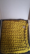 Load image into Gallery viewer, Chunky Merino Wool Throws