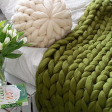 Load image into Gallery viewer, Handmade 100% Merino Wool Chunky Throw Blankets