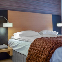 Load image into Gallery viewer, Handmade 100% Merino Wool Chunky Throw Blankets