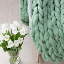 Load image into Gallery viewer, Handmade 100% Merino Wool Chunky Throw Blankets