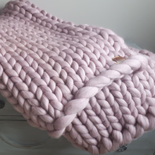 Load image into Gallery viewer, Handmade 100% Merino Wool Chunky Throw Blankets