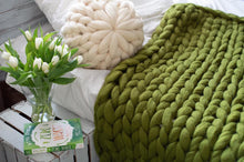 Load image into Gallery viewer, Chunky Merino Wool Throws