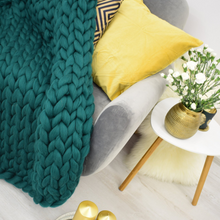 Load image into Gallery viewer, Handmade 100% Merino Wool Chunky Throw Blankets
