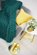 Load image into Gallery viewer, Chunky Merino Wool Throws
