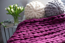 Load image into Gallery viewer, Chunky Merino Wool Throws
