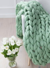 Load image into Gallery viewer, Chunky Merino Wool Throws
